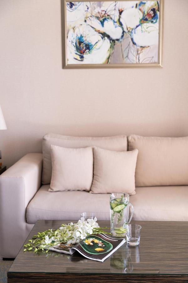 Rixos Alamein - Full Board Plus El Alamein Luaran gambar A sofa
