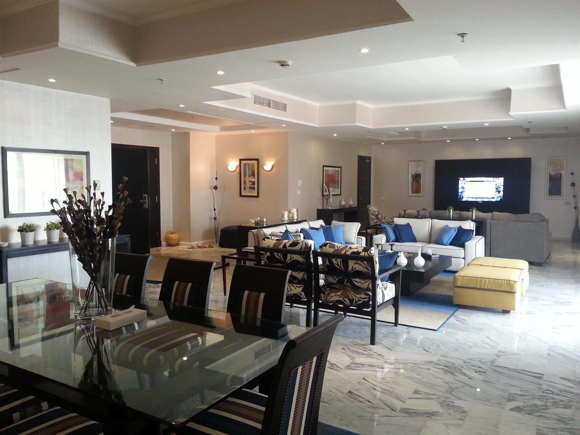 Rixos Alamein - Full Board Plus El Alamein Luaran gambar A living room in a luxury apartment